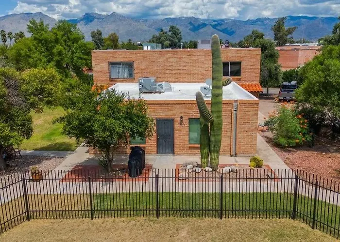 Trendy Cozy Townhome With Pool * Tucson