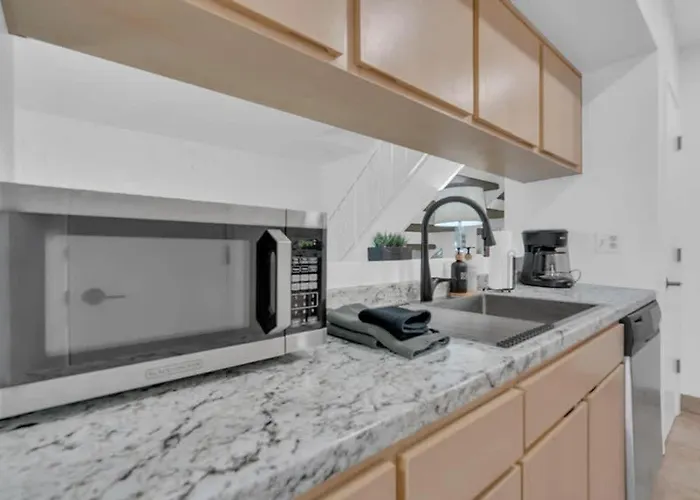 Сasa de vacaciones Trendy Cozy Townhome With Pool Tucson