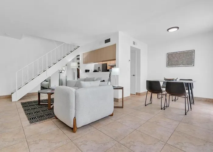 Сasa de vacaciones Trendy Cozy Townhome With Pool Tucson