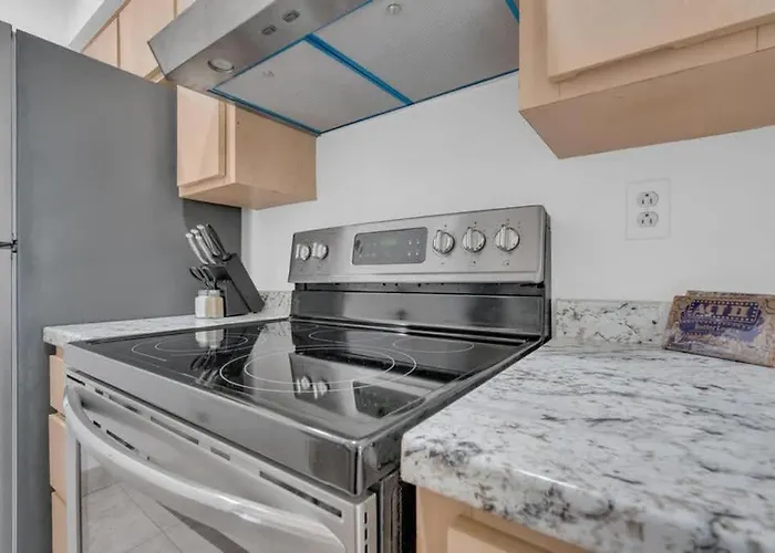 Сasa de vacaciones Trendy Cozy Townhome With Pool *