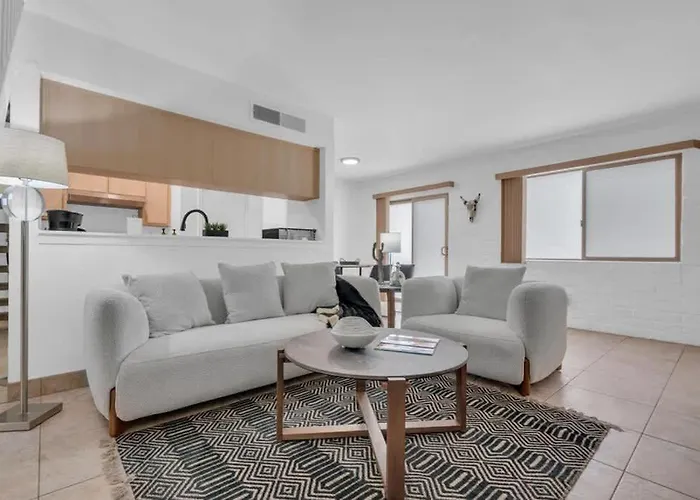 Trendy Cozy Townhome With Pool * Tucson