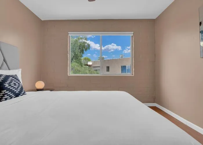 Сasa de vacaciones Trendy Cozy Townhome With Pool